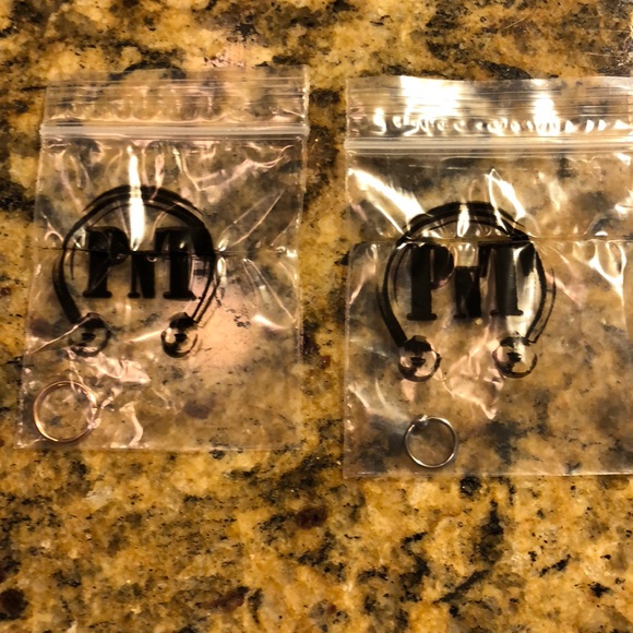 PNT Jewelry - 🌼🌈 2 for $10 Cartilage Hoop Earrings